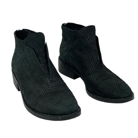 Eileen Fisher | Tuck Black Snakeskin Textured Zip Entry Booties - Picture 1 of 8